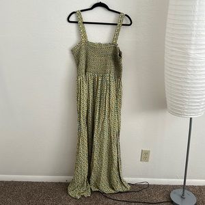 Bright and beautiful maxi dress with ruching